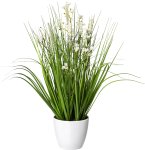 Gras-Mix mit Blüten im weißen Topf